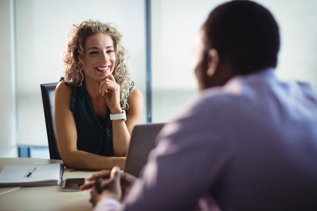 Interview Example Picture Top Job Interview Questions and How to Answer Them. - AprendeTrabaja