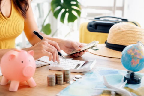 Organiza tus finanzas en julio y evita deudas estas vacaciones